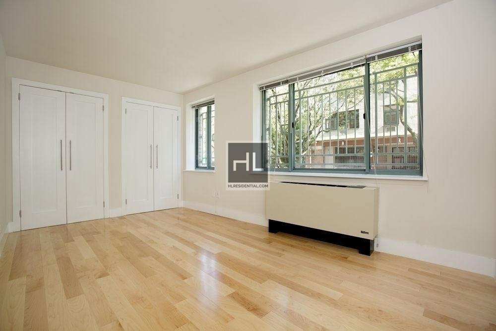 Jane Street - Photo 4