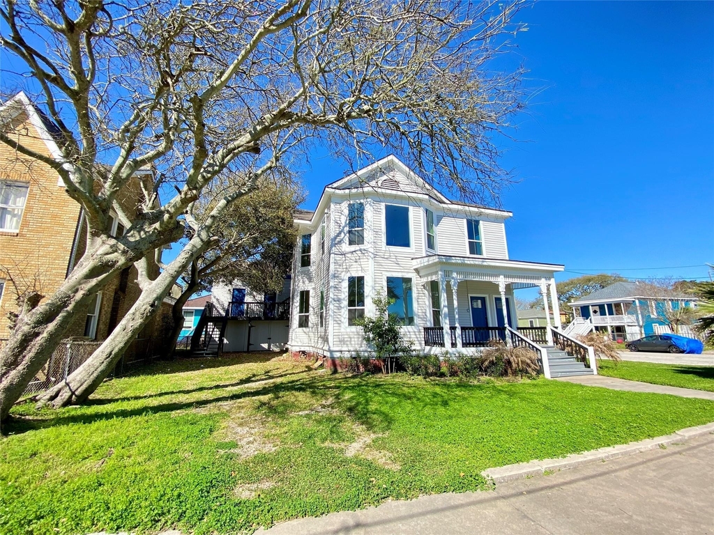 2001 29th Street - Photo 1