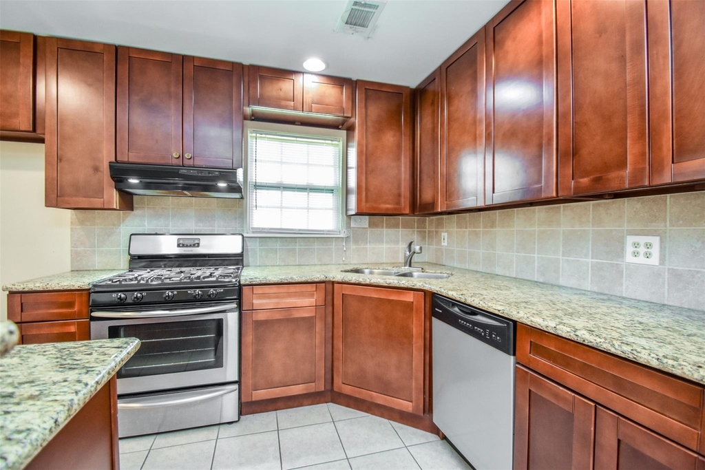 6430 Saxet Street - Photo 13