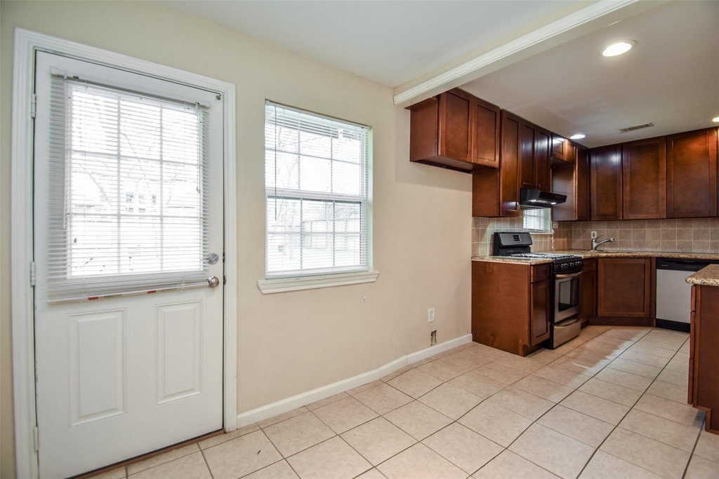 6430 Saxet Street - Photo 14