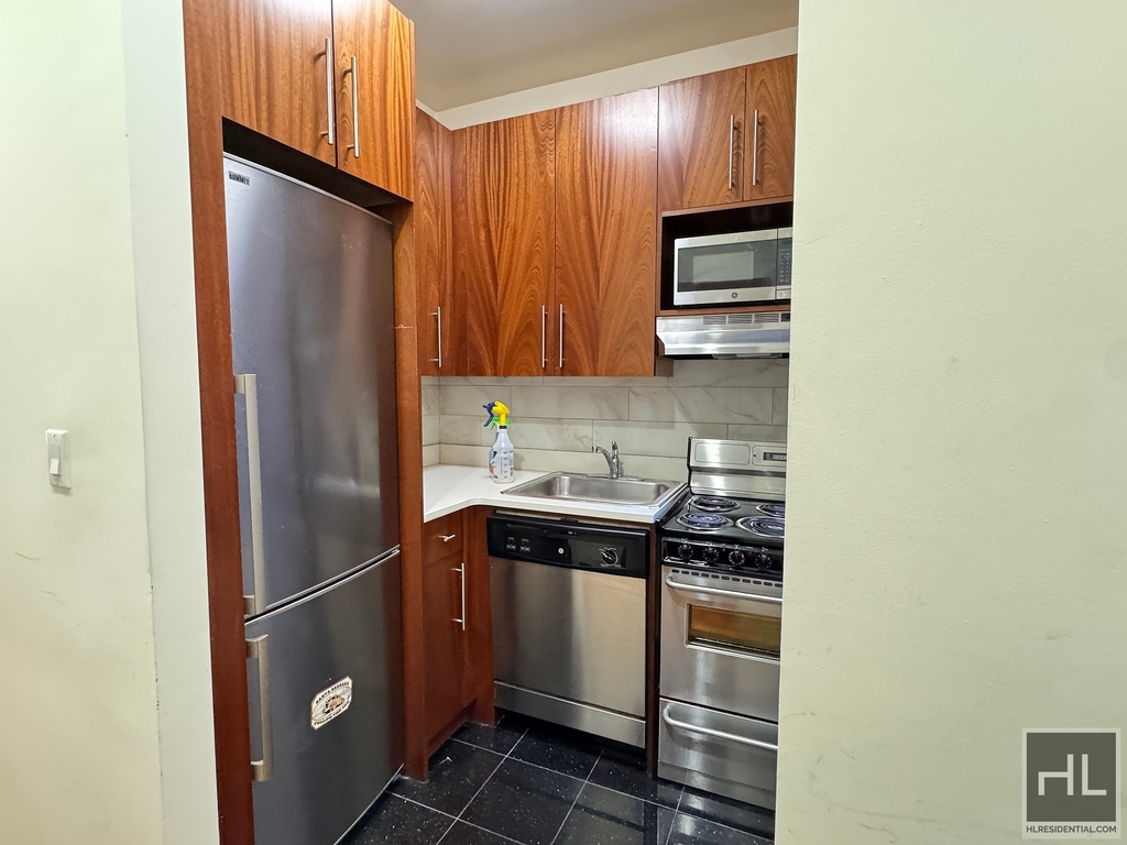 West 68th Street - Photo 4
