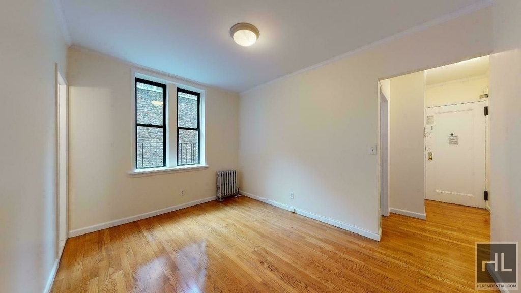 West 45 Street - Photo 2