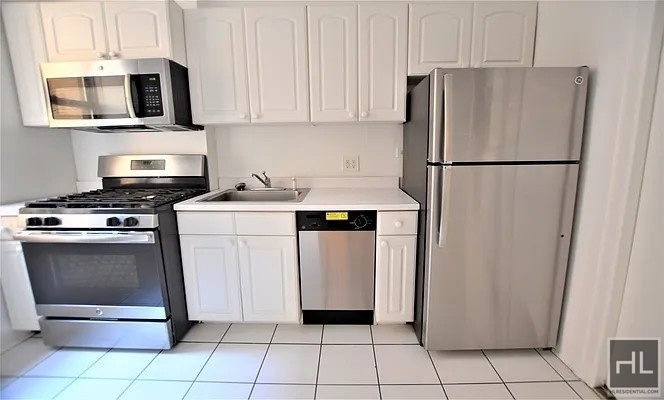 West 45 Street - Photo 0