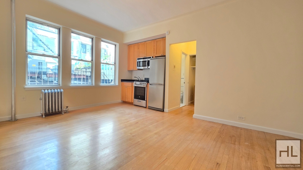 West 13 Street - Photo 0
