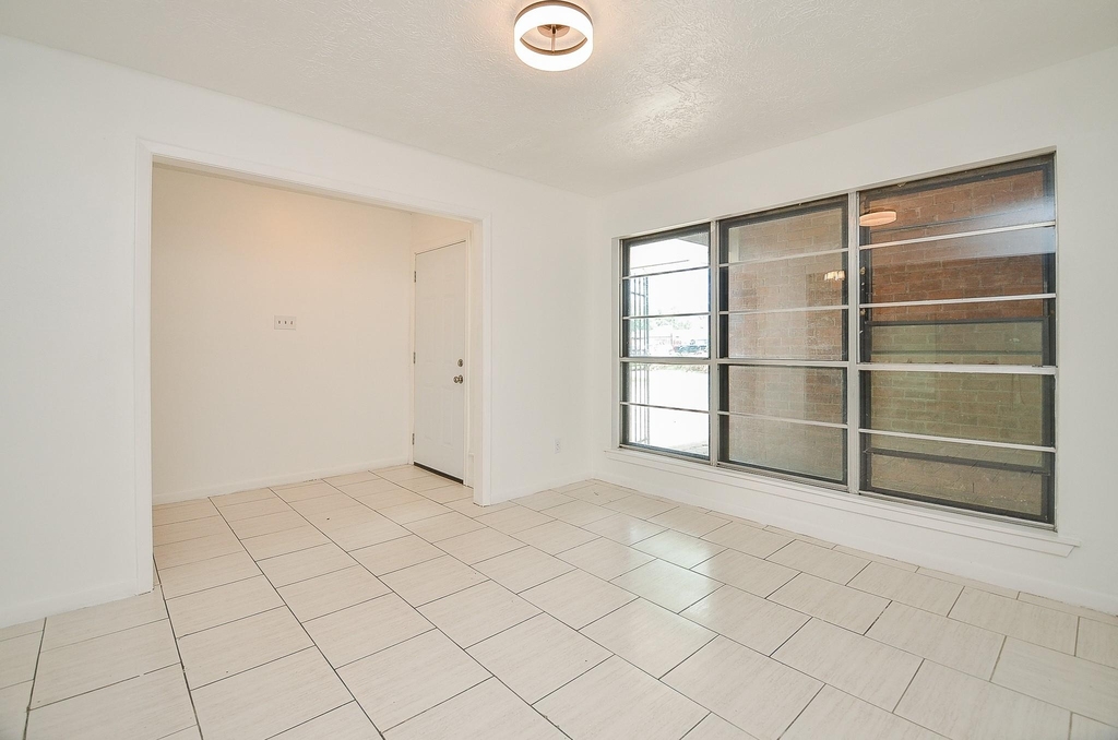 12266 Huntington Venture Drive - Photo 9