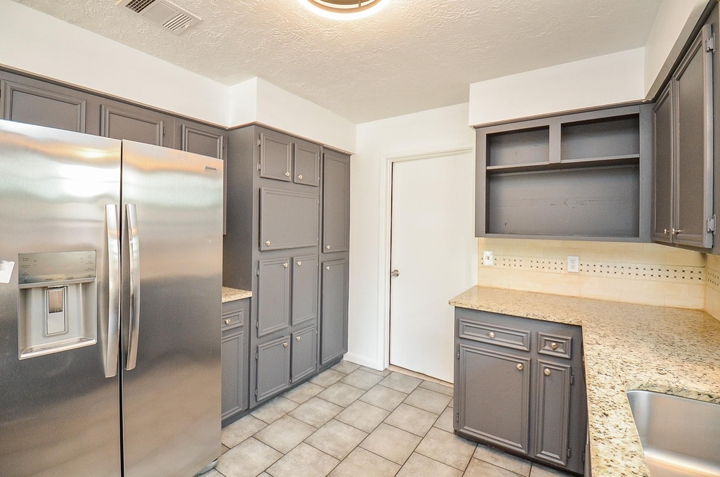 12266 Huntington Venture Drive - Photo 19