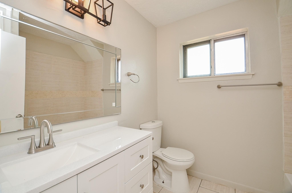 12266 Huntington Venture Drive - Photo 5