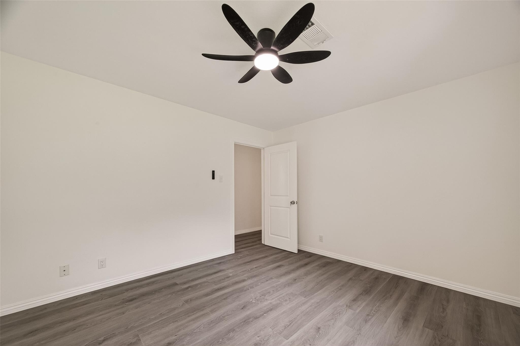 18219 Kings Lynn Street - Photo 16