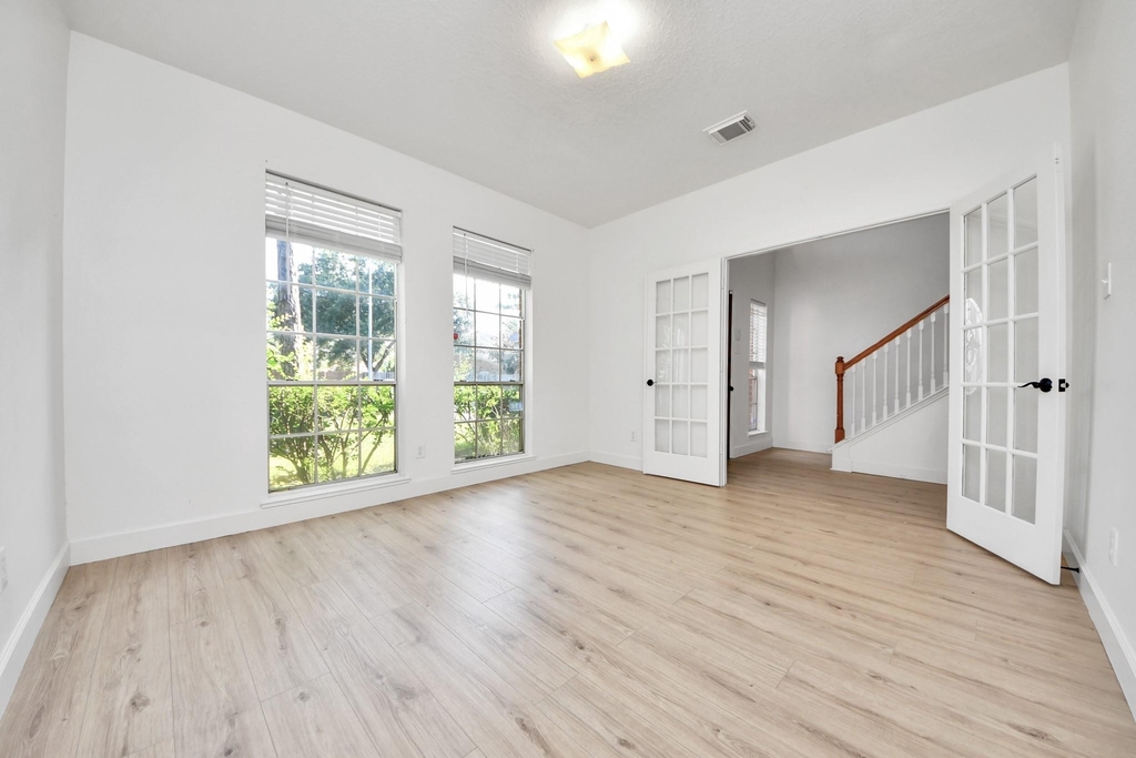 13515 Scarab Drive - Photo 9