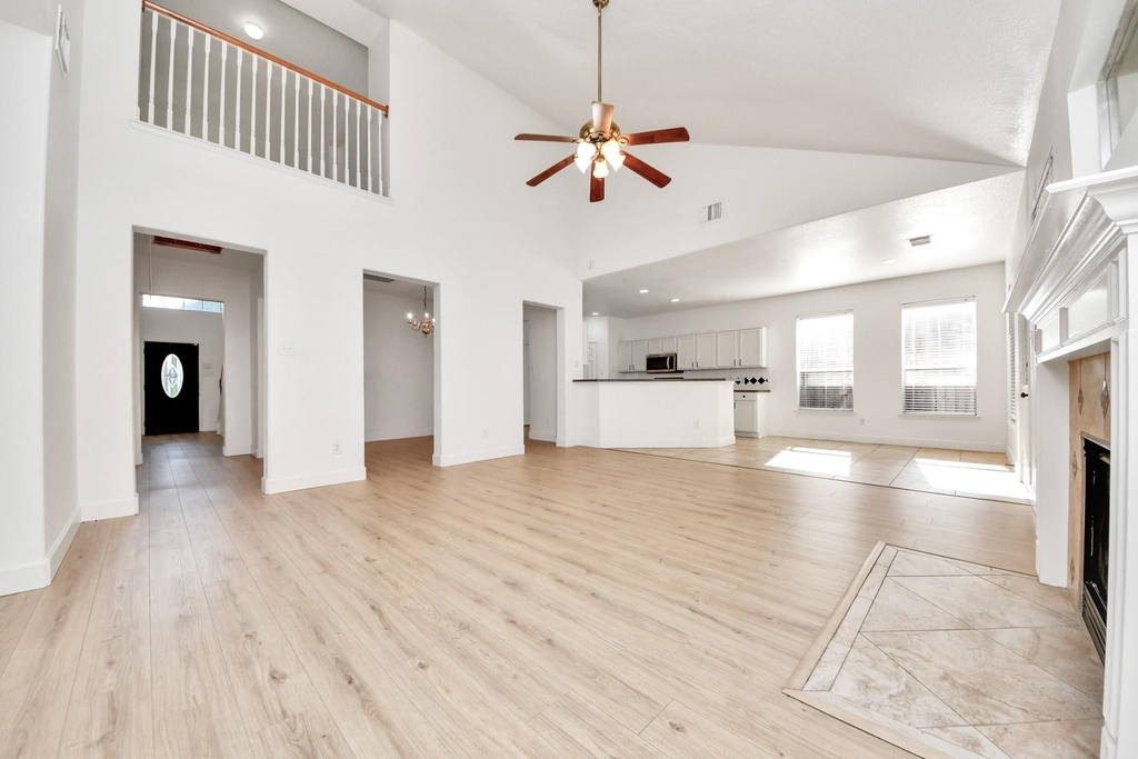 13515 Scarab Drive - Photo 3