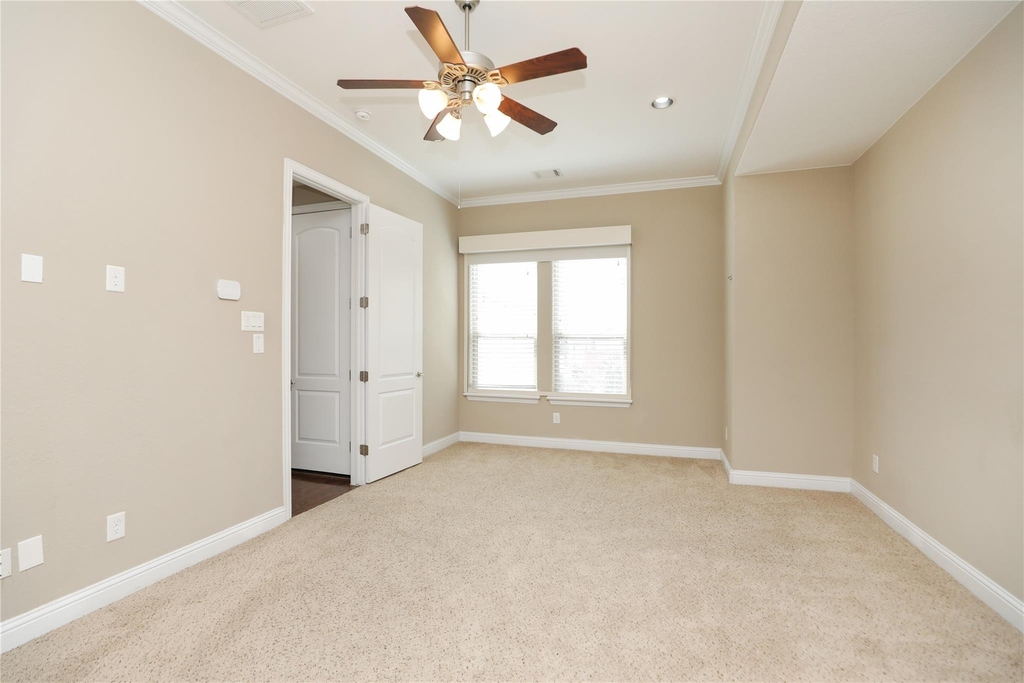 1610 Knox Street - Photo 21