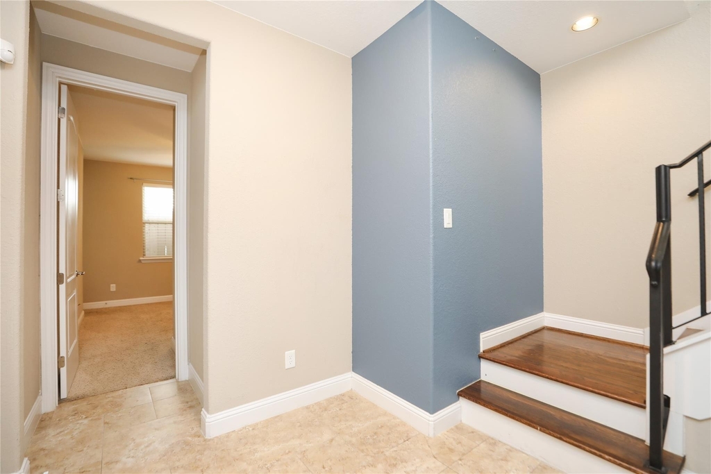 1610 Knox Street - Photo 4