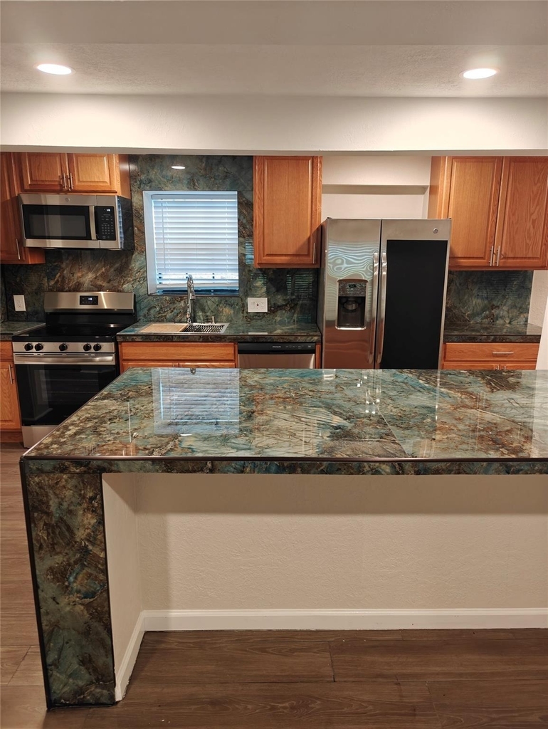 274 Lincoln Drive - Photo 1