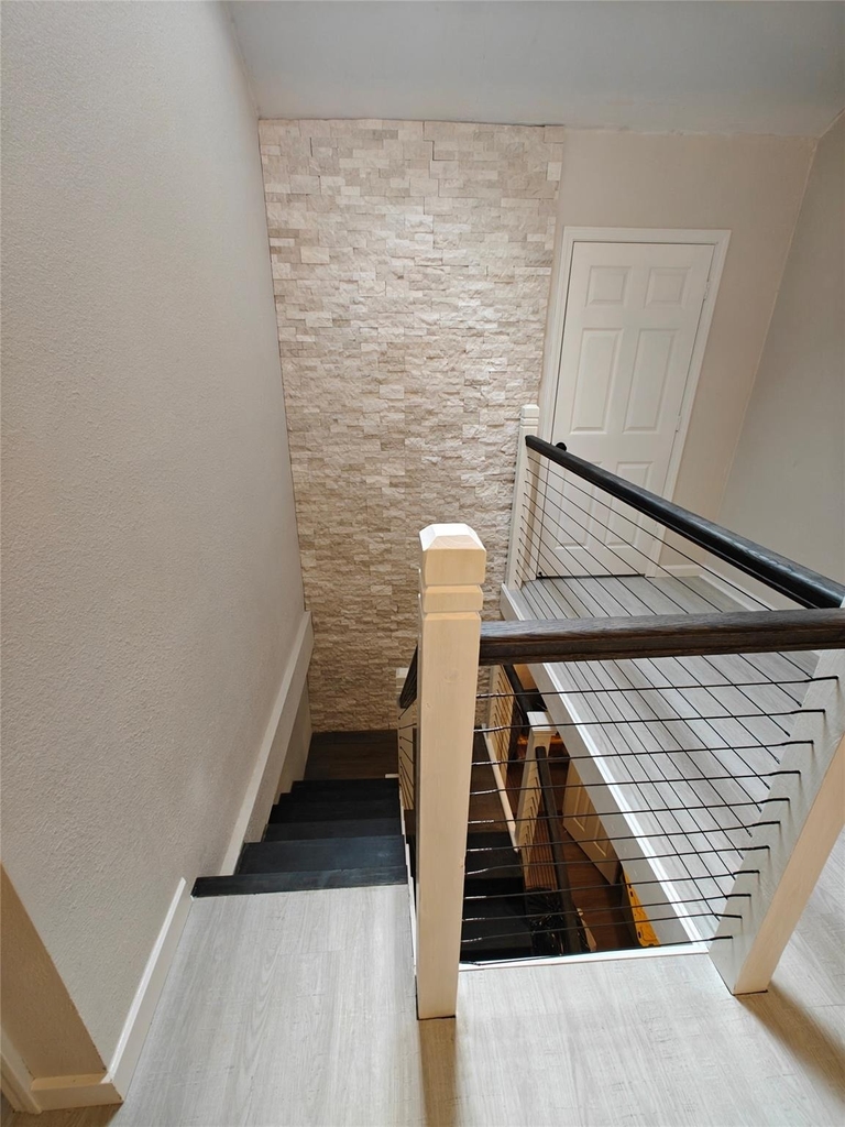 274 Lincoln Drive - Photo 3