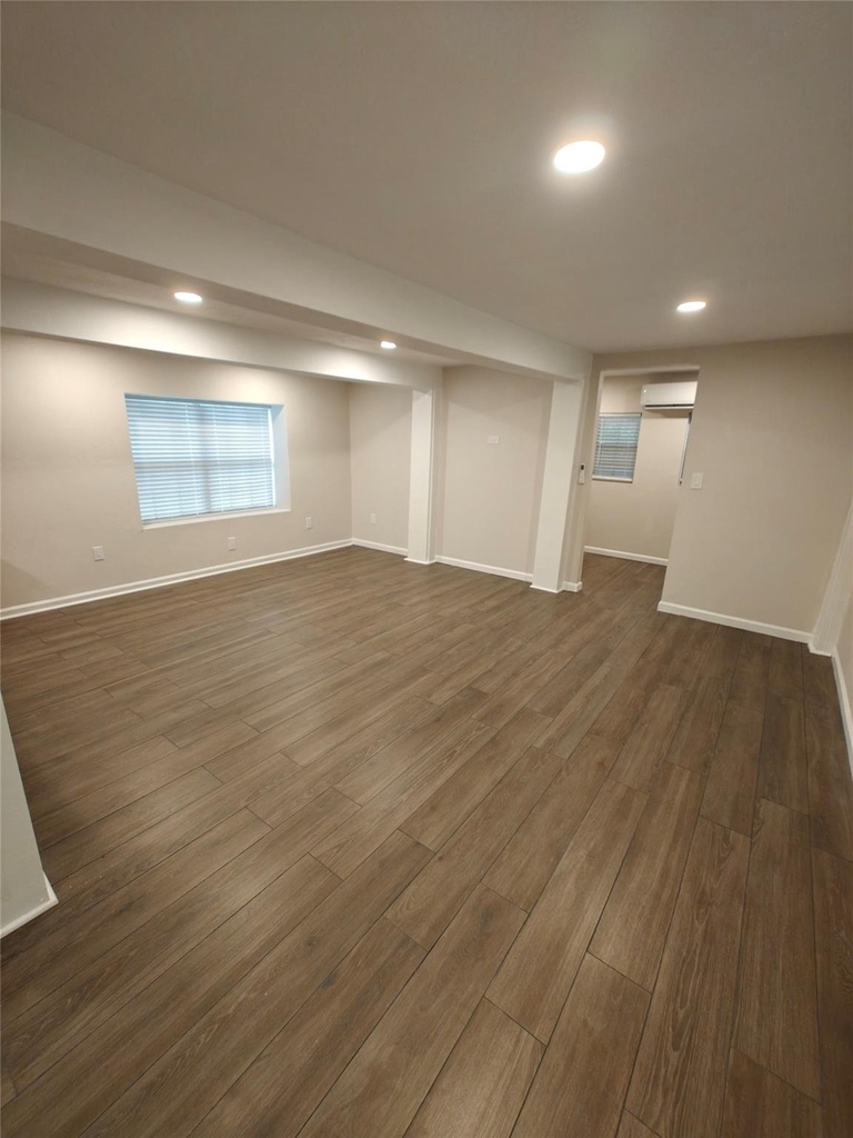 274 Lincoln Drive - Photo 2