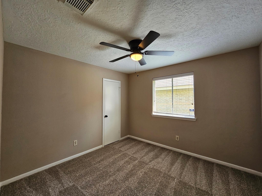 5619 Fairview Forest Drive - Photo 12