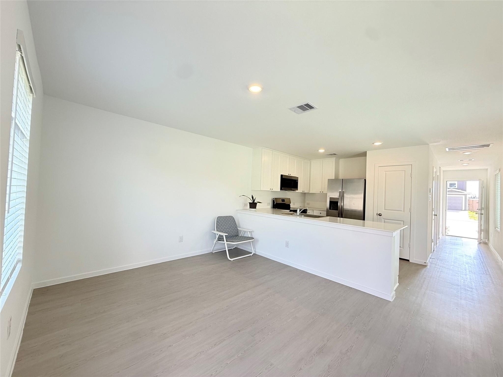 3642 Duplet Avenue - Photo 5