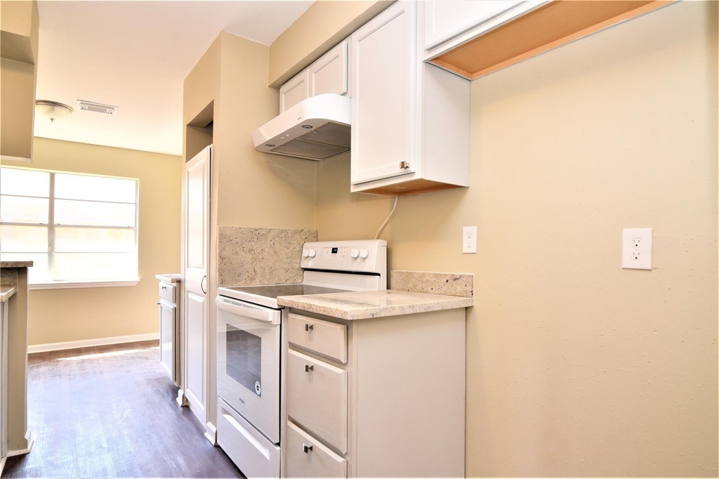 3907 Almington Lane - Photo 5