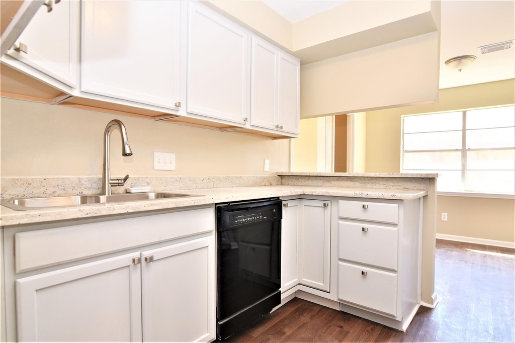 3907 Almington Lane - Photo 4