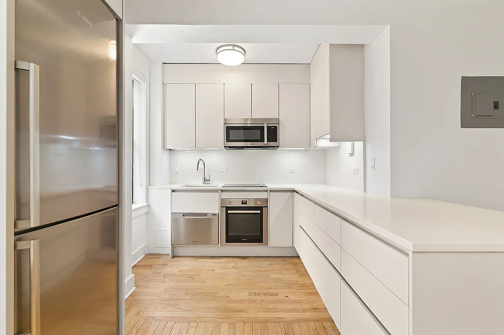 East 20th Street - Photo 1