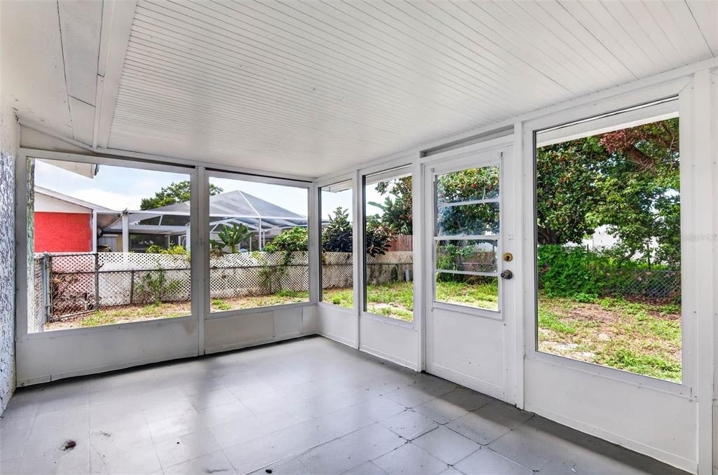8905 Tropical Palm Way - Photo 24