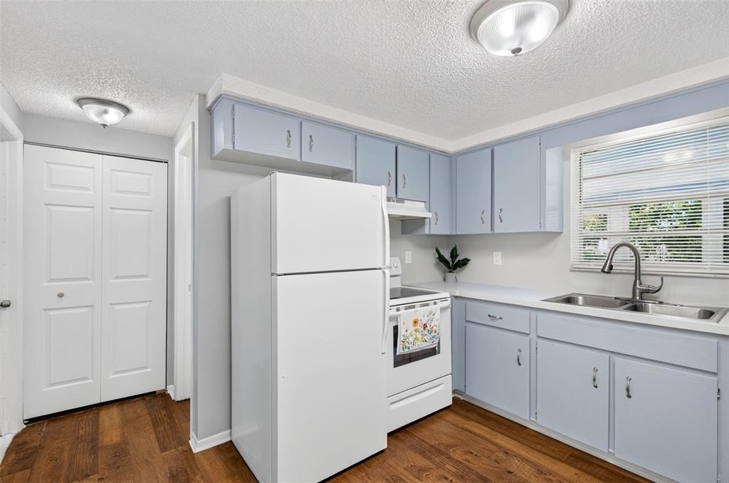 8905 Tropical Palm Way - Photo 14