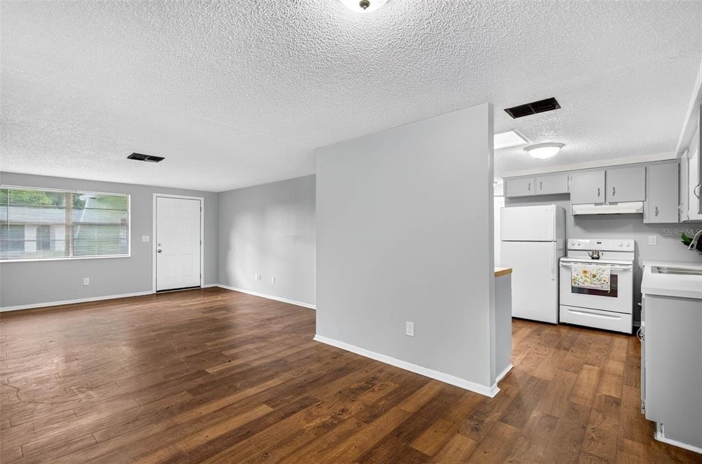 8905 Tropical Palm Way - Photo 9