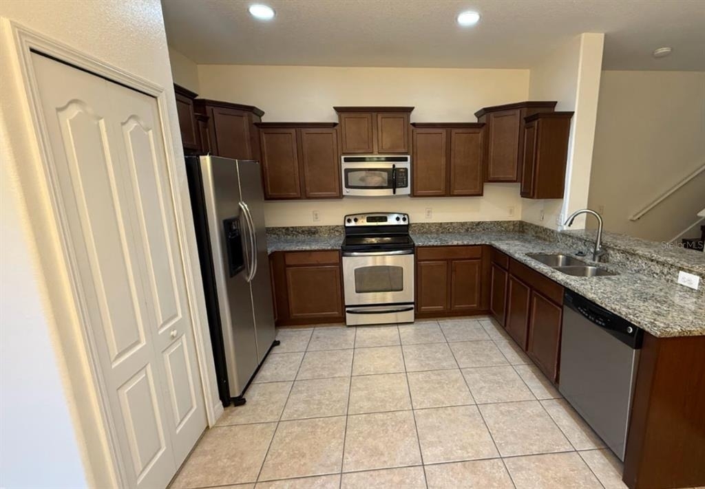 2807 Lantern Hill Avenue - Photo 5