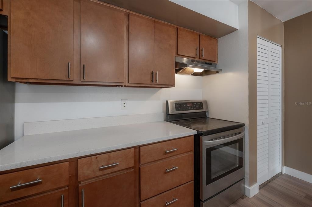 13608 S Village Drive - Photo 11