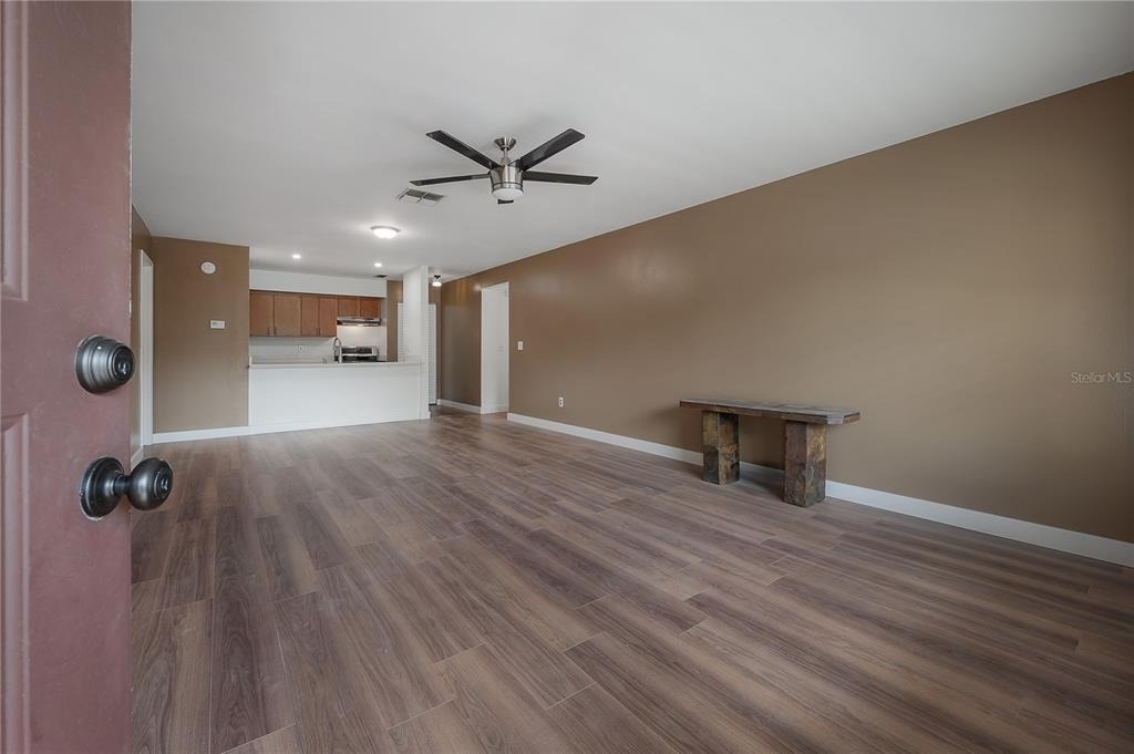 13608 S Village Drive - Photo 4