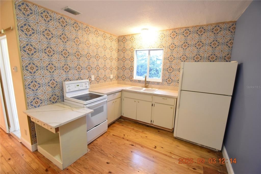 908 7th Avenue Sw - Photo 5