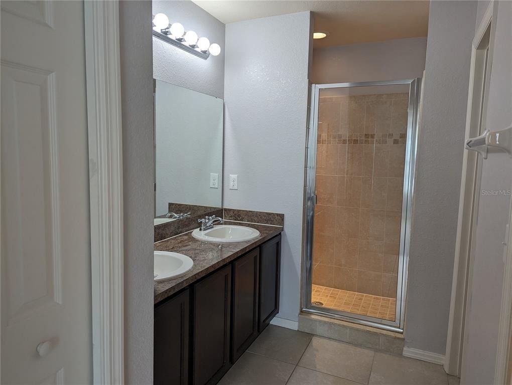 219 Woodknoll Place - Photo 9