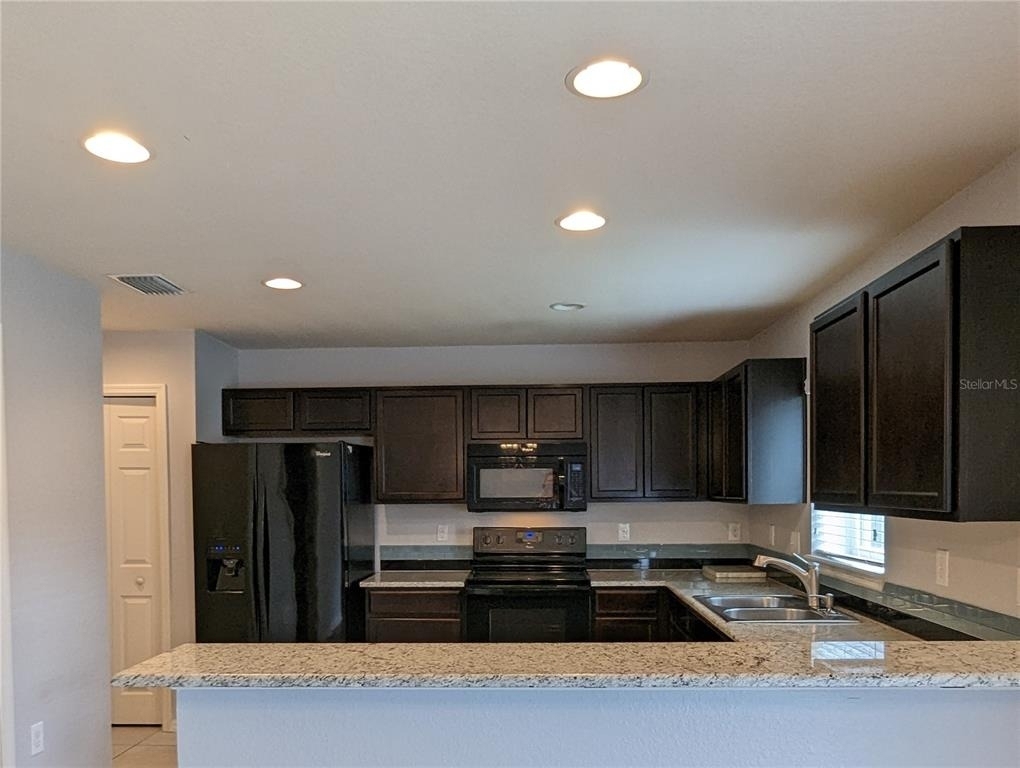219 Woodknoll Place - Photo 3
