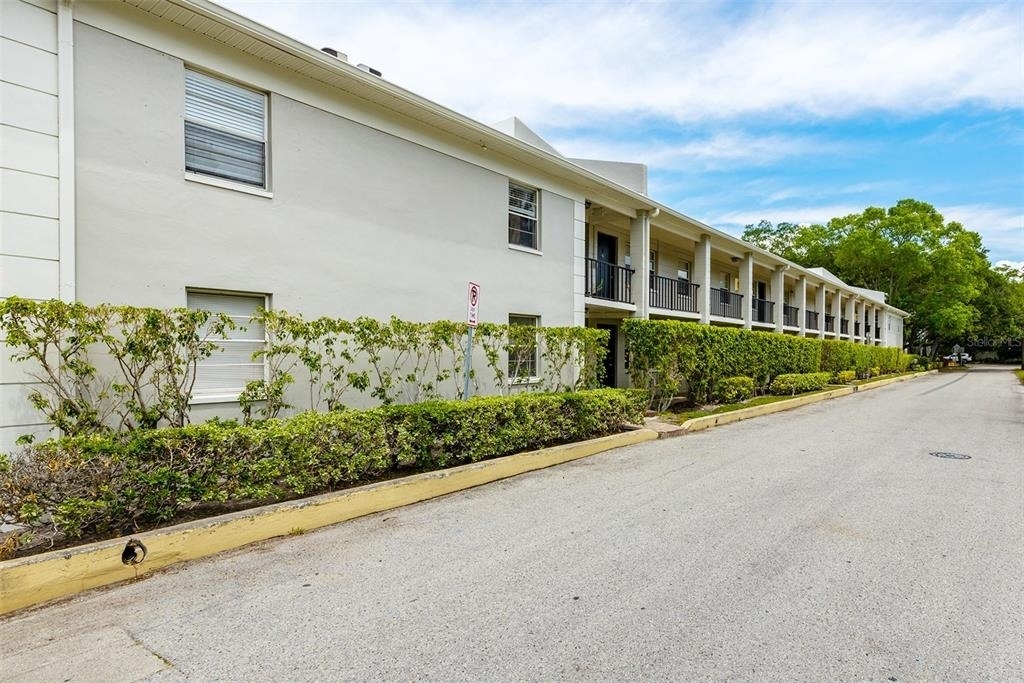5221 Bayshore Boulevard - Photo 1