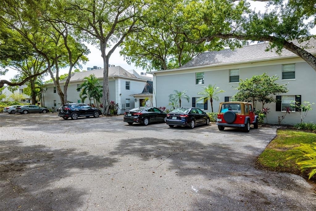 5221 Bayshore Boulevard - Photo 2