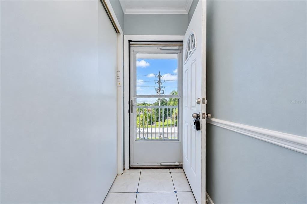 300 64th Avenue - Photo 4