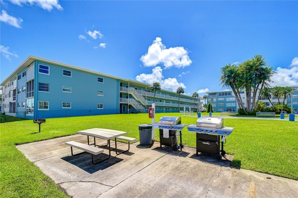 300 64th Avenue - Photo 32