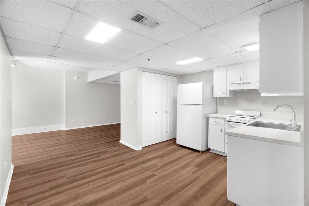 411 1st Avenue N - Photo 12