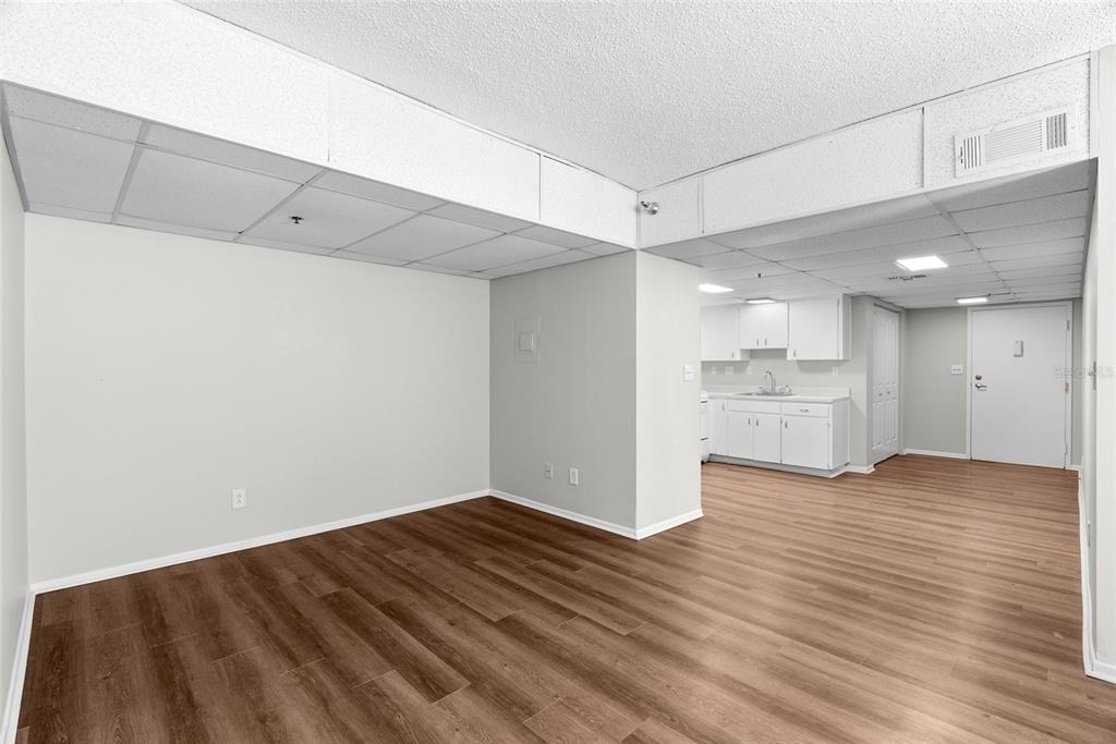 411 1st Avenue N - Photo 21