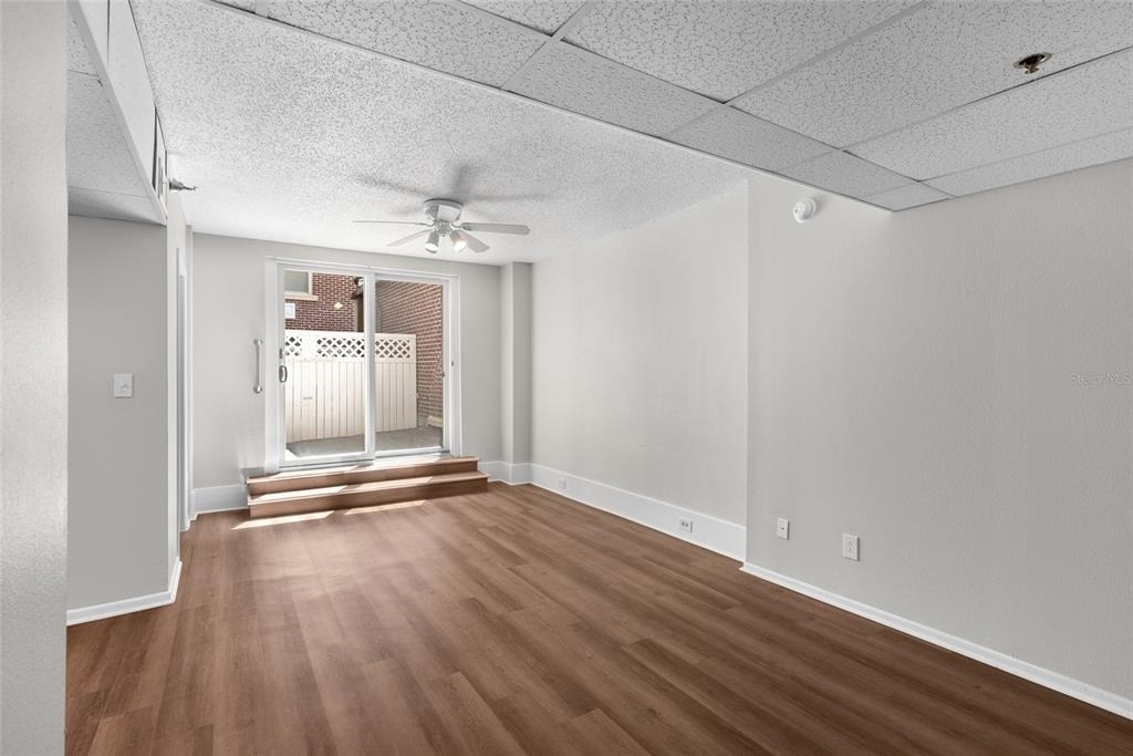 411 1st Avenue N - Photo 17