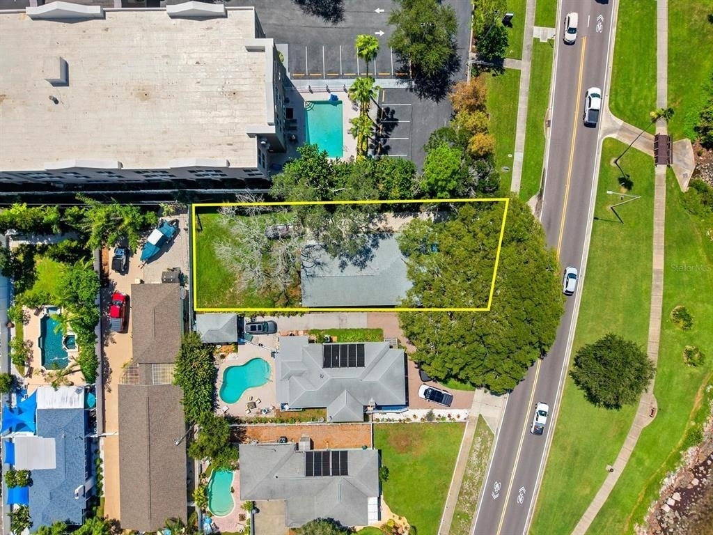 1949 Edgewater Drive - Photo 3