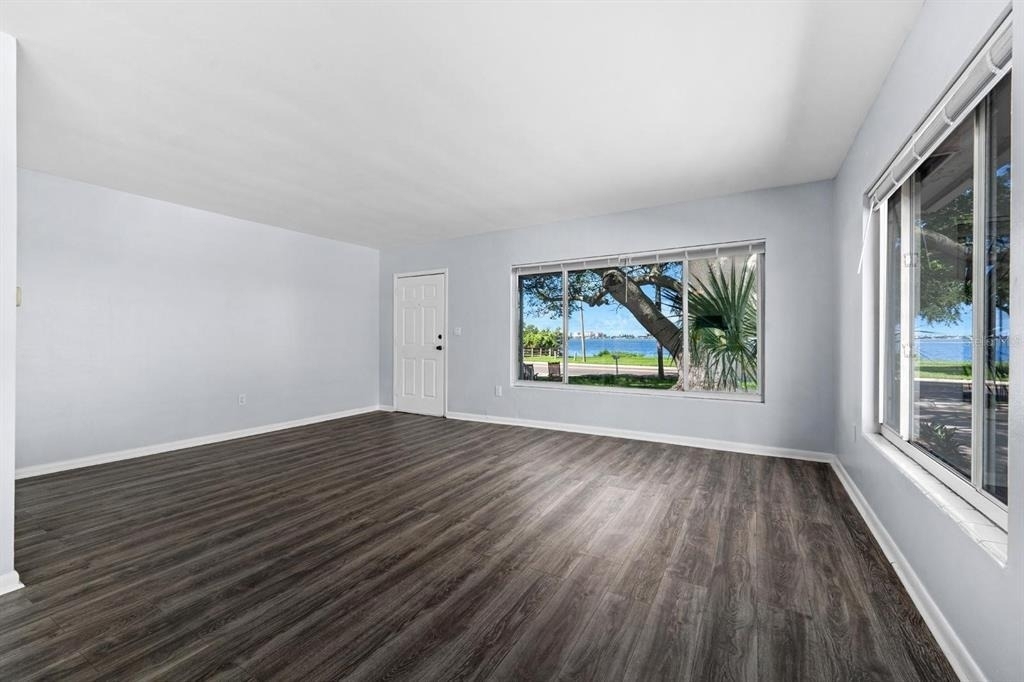 1949 Edgewater Drive - Photo 5