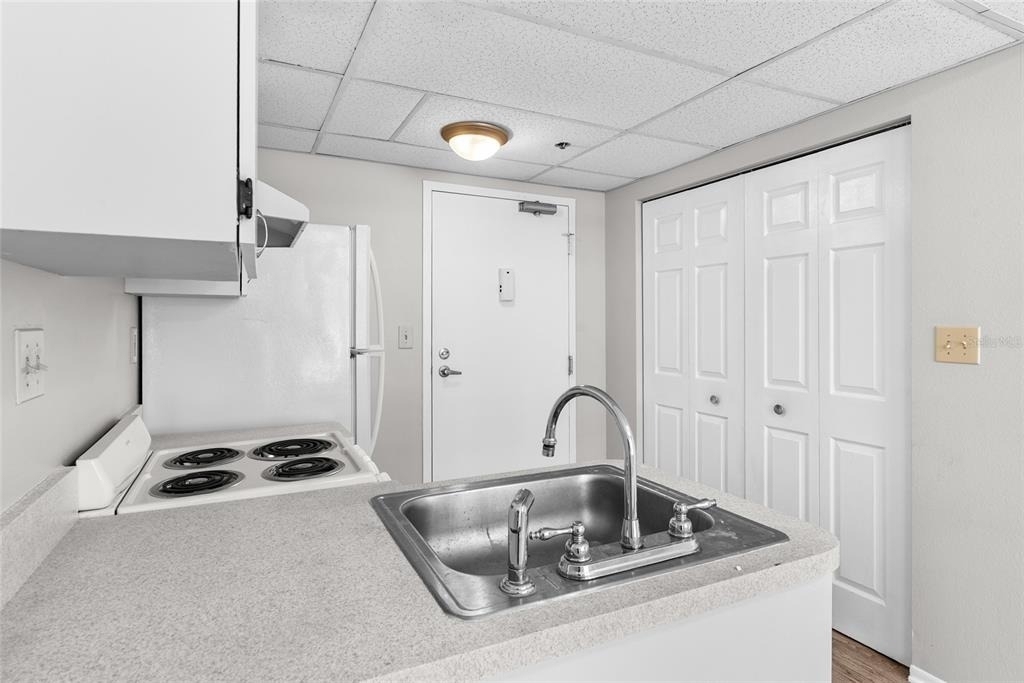 411 1st Avenue N - Photo 15