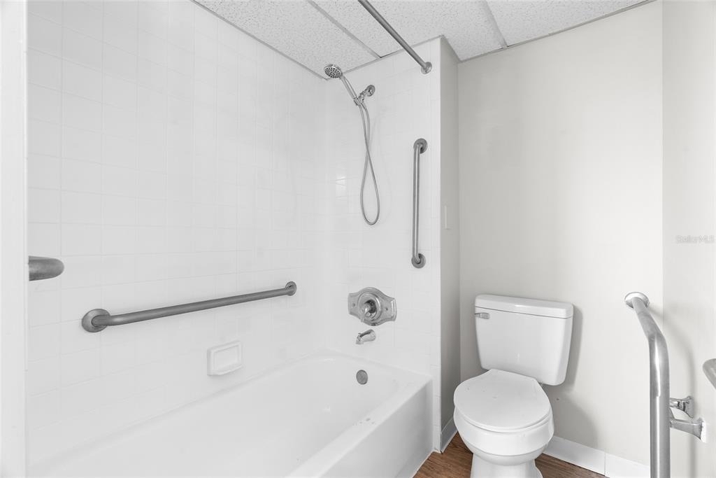 411 1st Avenue N - Photo 16