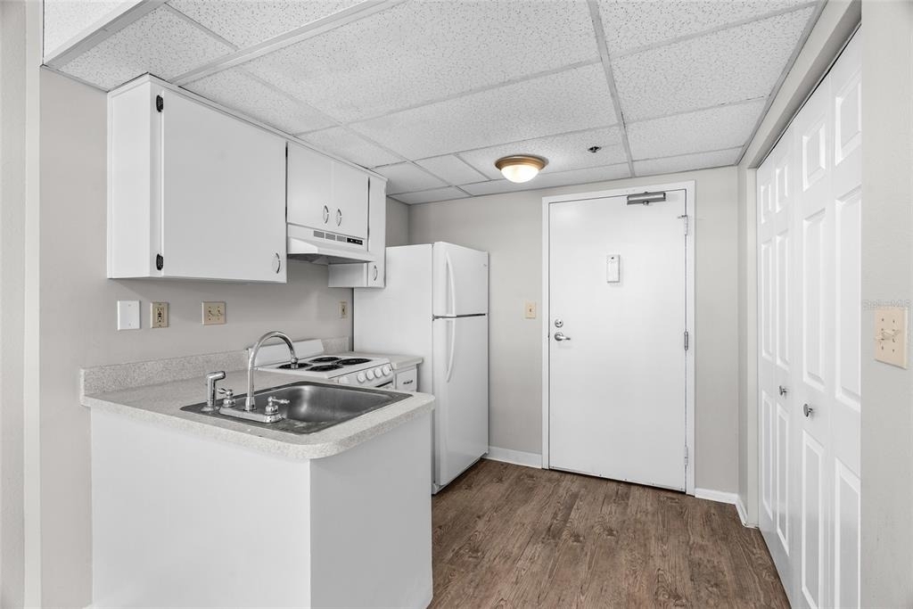 411 1st Avenue N - Photo 14