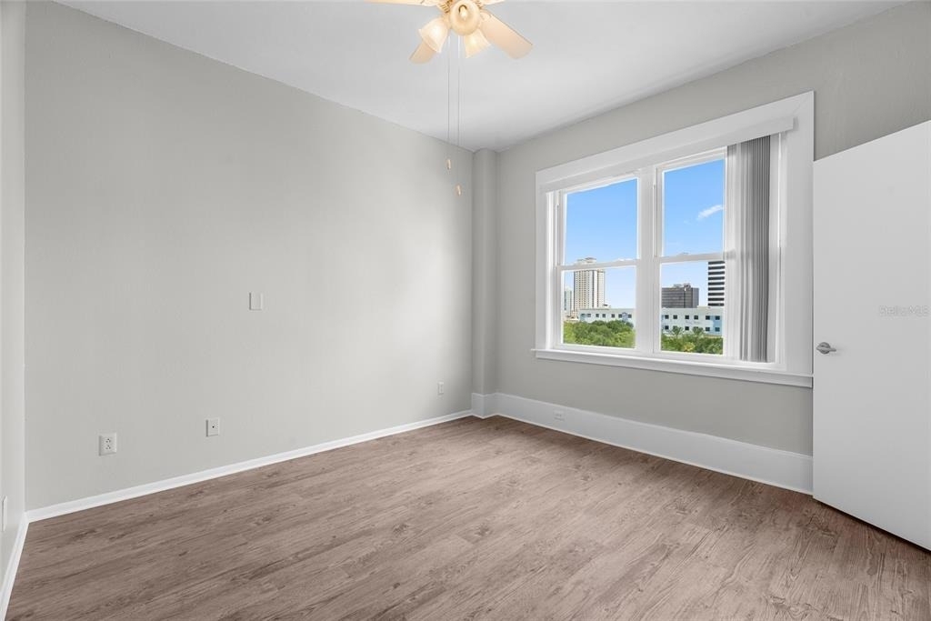 411 1st Avenue N - Photo 12