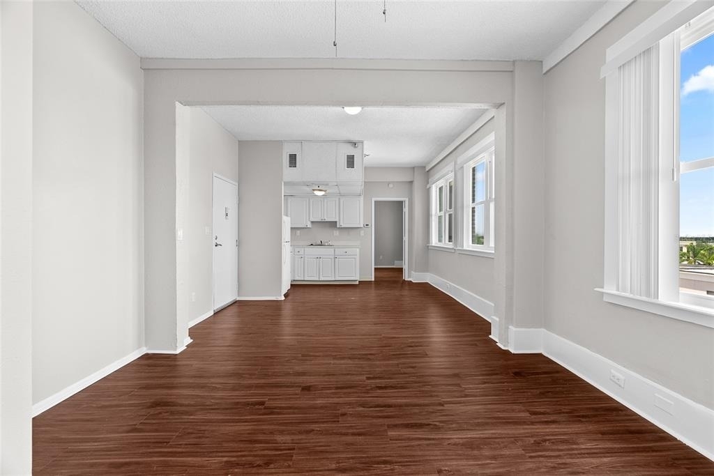 411 1st Avenue N - Photo 9