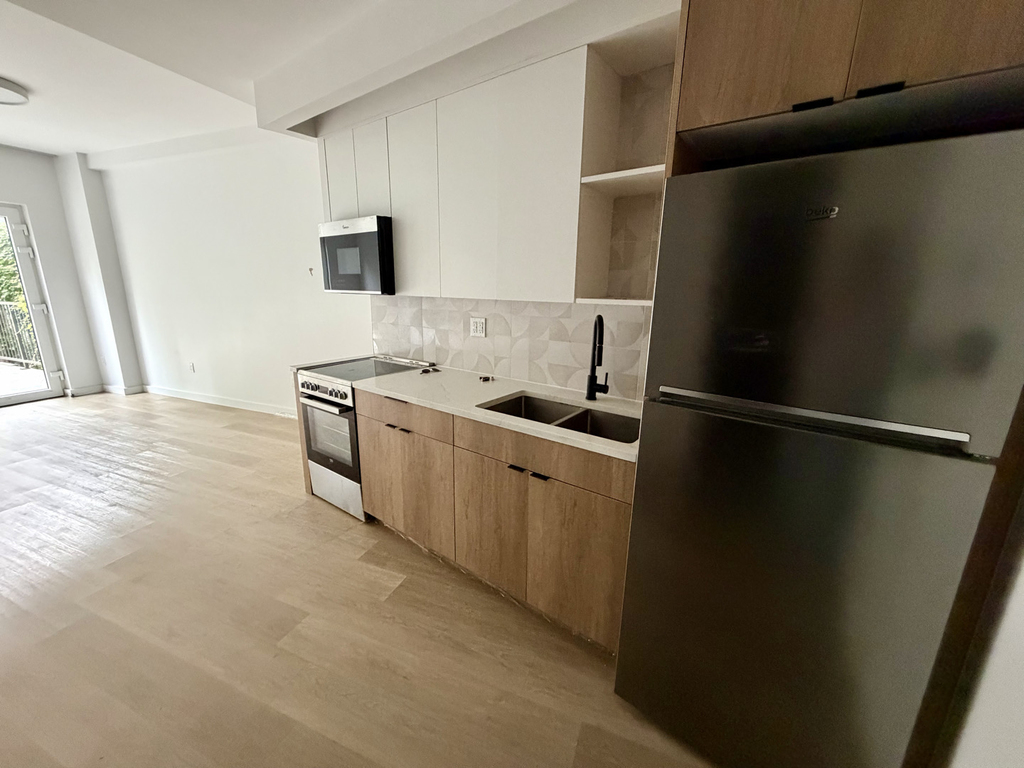 1615 Cedar Street - Photo 3