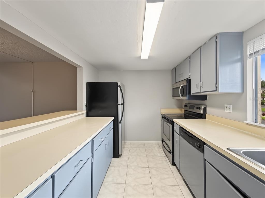 566 Orange Drive - Photo 8