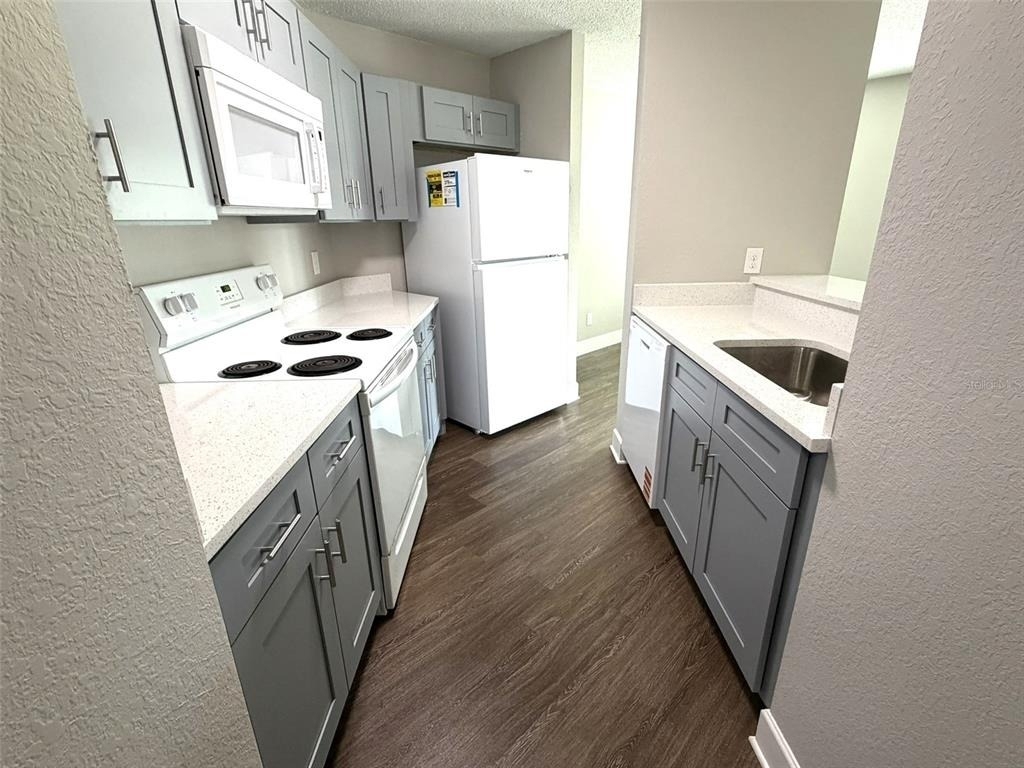 2524 Woodgate Boulevard - Photo 6